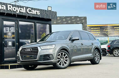 Внедорожник / Кроссовер Audi Q7 2016 в 