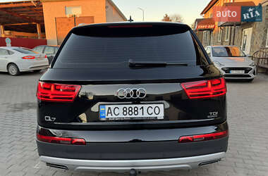 Позашляховик / Кросовер Audi Q7 2015 в 