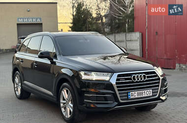 Позашляховик / Кросовер Audi Q7 2015 в 
