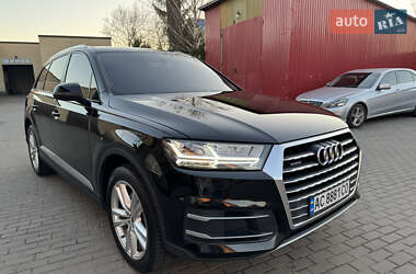 Позашляховик / Кросовер Audi Q7 2015 в 