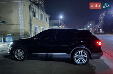 Позашляховик / Кросовер Audi Q7 2015 в 