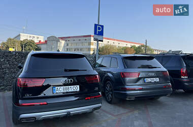 Позашляховик / Кросовер Audi Q7 2015 в 