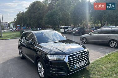 Позашляховик / Кросовер Audi Q7 2015 в 