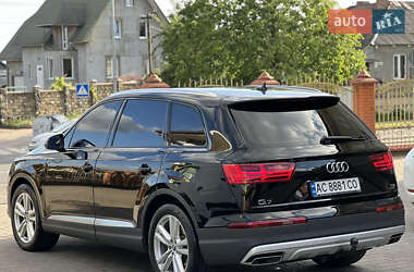 Позашляховик / Кросовер Audi Q7 2015 в 