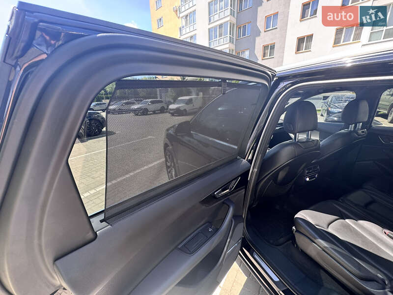 Позашляховик / Кросовер Audi Q7 2016 в Львові