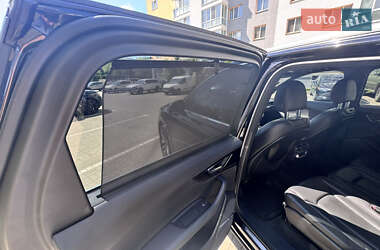 Внедорожник / Кроссовер Audi Q7 2016 в 