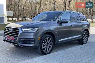 Внедорожник / Кроссовер Audi Q7 2016 в 