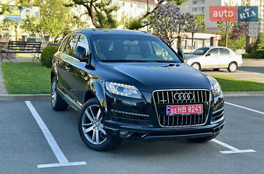Внедорожник / Кроссовер Audi Q7 2015 в 