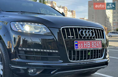Внедорожник / Кроссовер Audi Q7 2015 в 