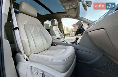 Внедорожник / Кроссовер Audi Q7 2015 в 