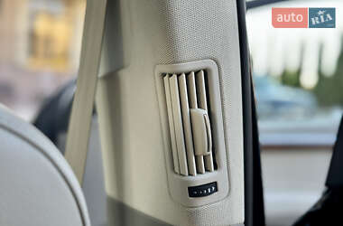Внедорожник / Кроссовер Audi Q7 2015 в 