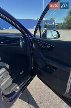 Внедорожник / Кроссовер Audi Q7 2020 в 