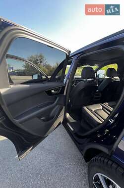 Внедорожник / Кроссовер Audi Q7 2020 в 