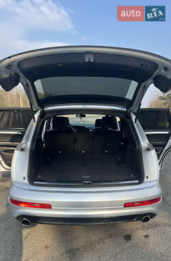 Внедорожник / Кроссовер Audi Q7 2012 в 