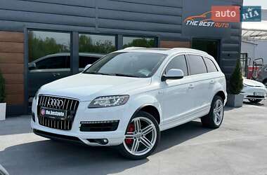 Внедорожник / Кроссовер Audi Q7 2015 в 