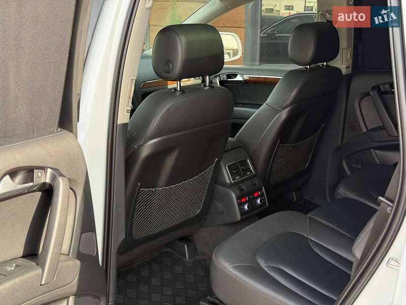 Внедорожник / Кроссовер Audi Q7 2015 в Ровно