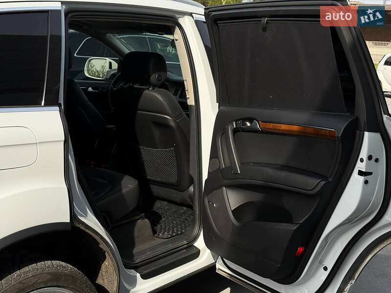 Внедорожник / Кроссовер Audi Q7 2015 в Ровно