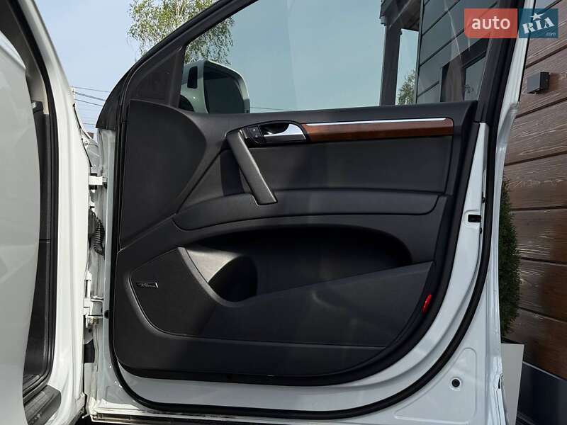 Внедорожник / Кроссовер Audi Q7 2015 в Ровно