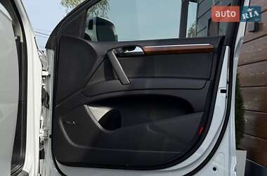 Внедорожник / Кроссовер Audi Q7 2015 в 