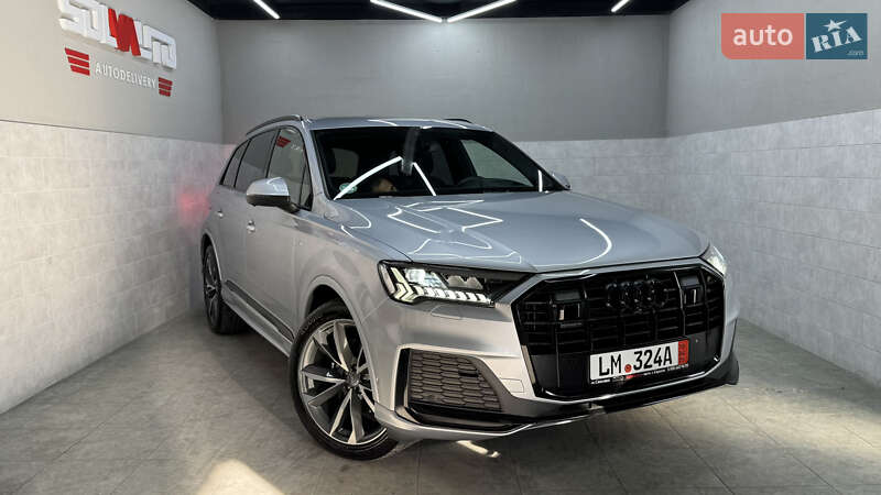 Позашляховик / Кросовер Audi Q7 2020 в Сваляві