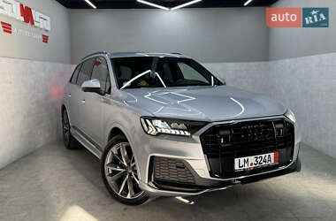 Внедорожник / Кроссовер Audi Q7 2020 в 