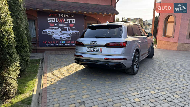 Позашляховик / Кросовер Audi Q7 2020 в Сваляві