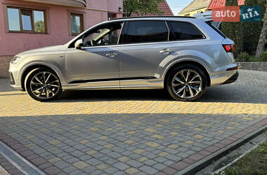 Внедорожник / Кроссовер Audi Q7 2020 в 