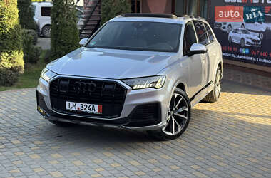 Внедорожник / Кроссовер Audi Q7 2020 в 