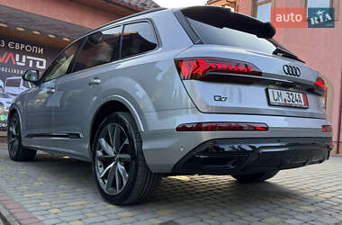 Внедорожник / Кроссовер Audi Q7 2020 в 