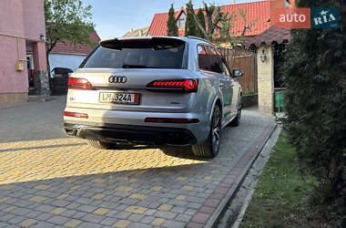 Внедорожник / Кроссовер Audi Q7 2020 в 