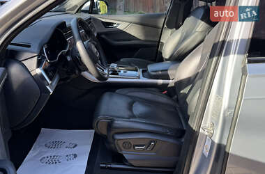Внедорожник / Кроссовер Audi Q7 2020 в 