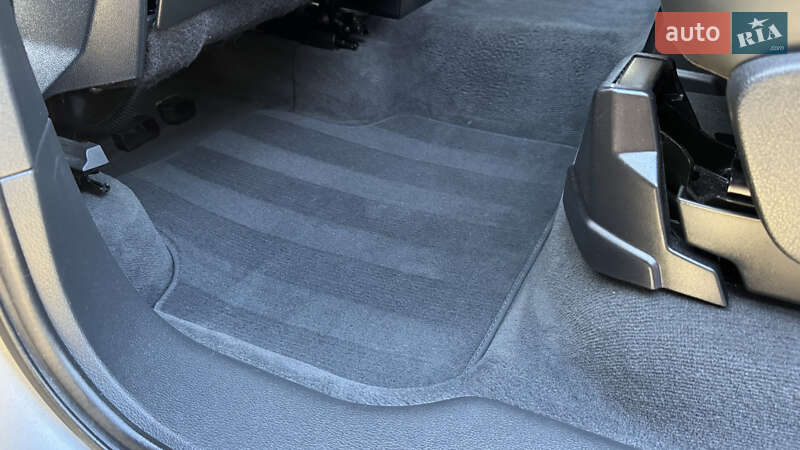 Позашляховик / Кросовер Audi Q7 2020 в Сваляві