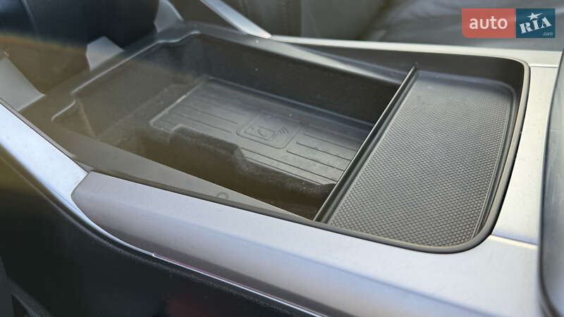 Позашляховик / Кросовер Audi Q7 2020 в Сваляві