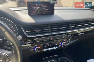 Позашляховик / Кросовер Audi Q7 2017 в 