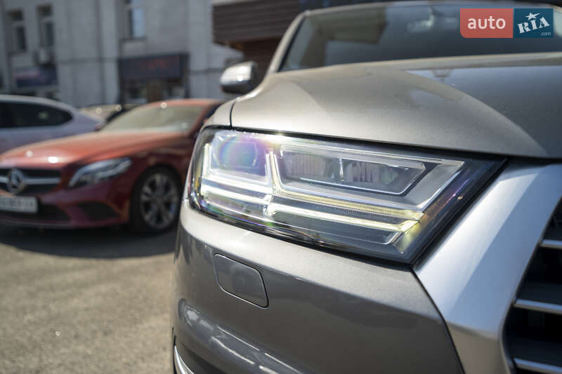 Внедорожник / Кроссовер Audi Q7 2016 в Киеве