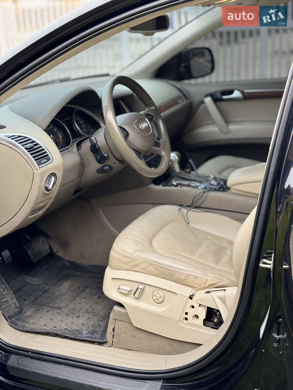 Внедорожник / Кроссовер Audi Q7 2015 в Киеве