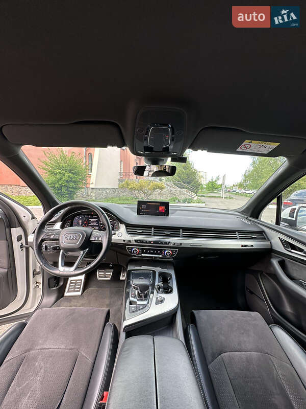 Внедорожник / Кроссовер Audi Q7 2017 в Полтаве