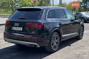 Внедорожник / Кроссовер Audi Q7 2017 в 