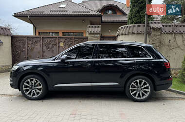 Внедорожник / Кроссовер Audi Q7 2016 в 