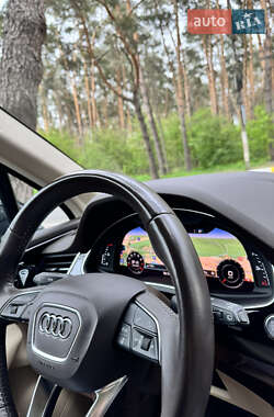 Внедорожник / Кроссовер Audi Q7 2017 в 