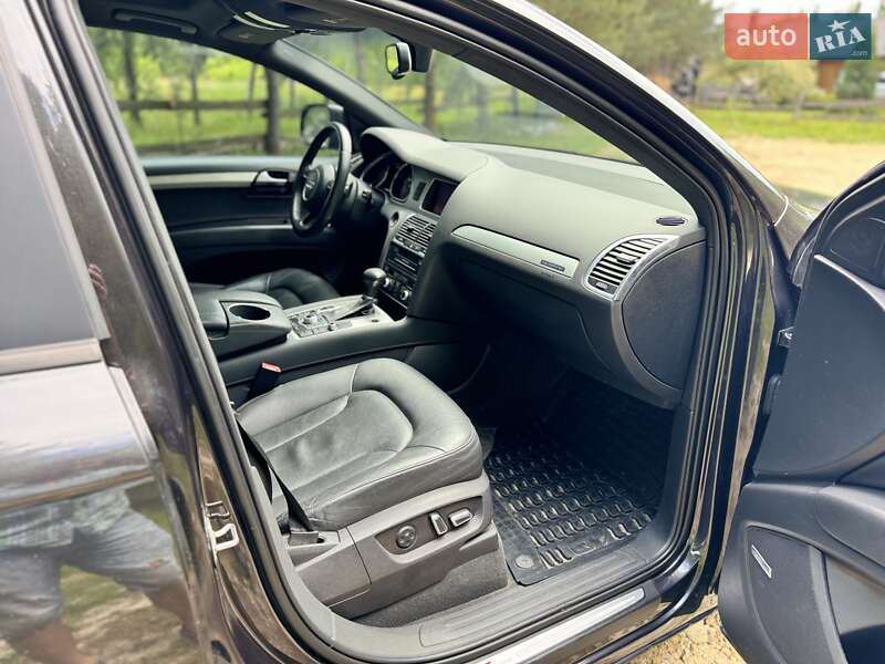 Позашляховик / Кросовер Audi Q7 2012 в Львові