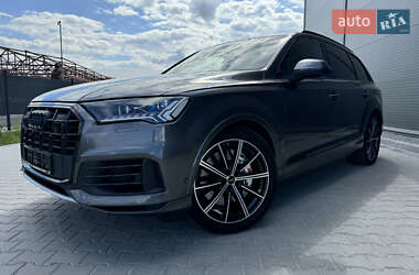 Внедорожник / Кроссовер Audi Q7 2021 в 