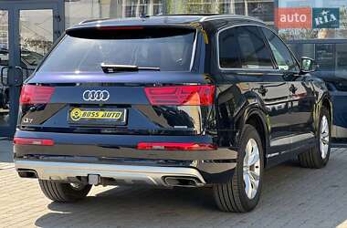Внедорожник / Кроссовер Audi Q7 2016 в 
