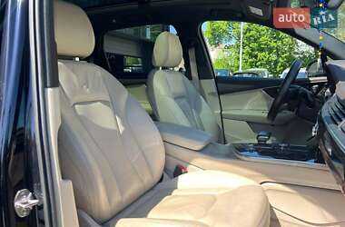 Внедорожник / Кроссовер Audi Q7 2016 в 