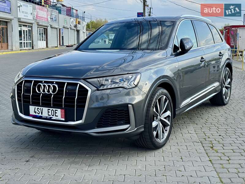 Внедорожник / Кроссовер Audi Q7 2020 в 