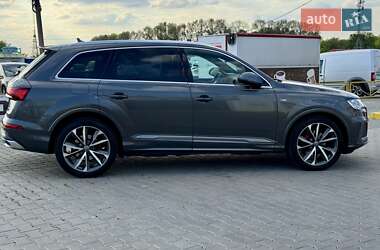 Внедорожник / Кроссовер Audi Q7 2020 в 
