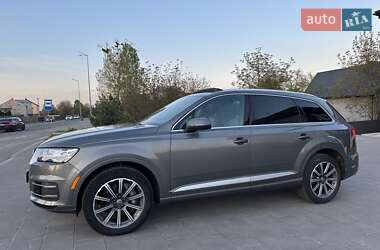 Внедорожник / Кроссовер Audi Q7 2016 в 