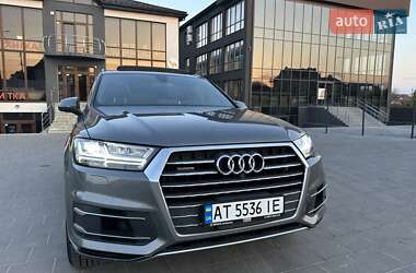 Внедорожник / Кроссовер Audi Q7 2016 в 