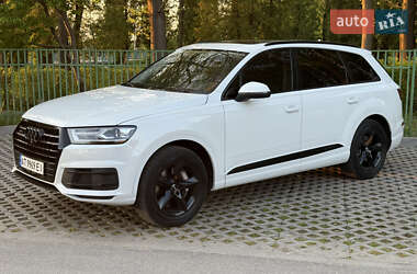 Внедорожник / Кроссовер Audi Q7 2017 в 