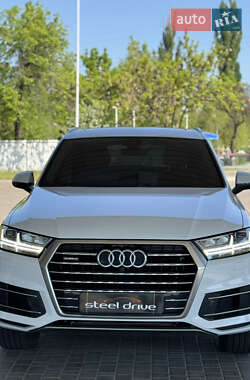 Позашляховик / Кросовер Audi Q7 2017 в Миколаєві